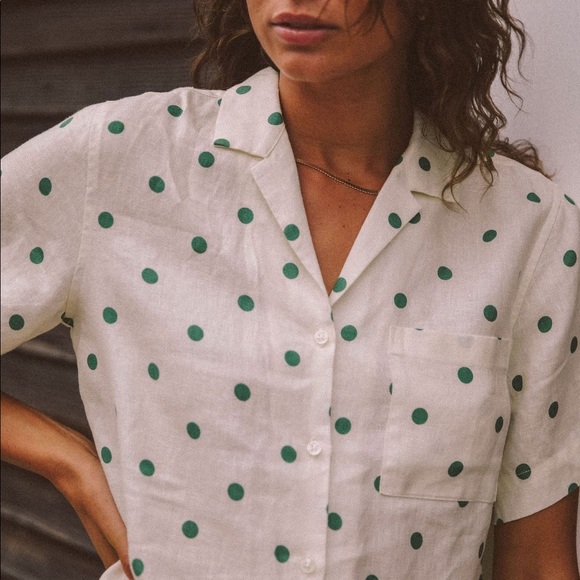 Trovata Tops - NWT! TROVATA BIRDS OF PARADIS Margot Camp Shirt Tennis Dot